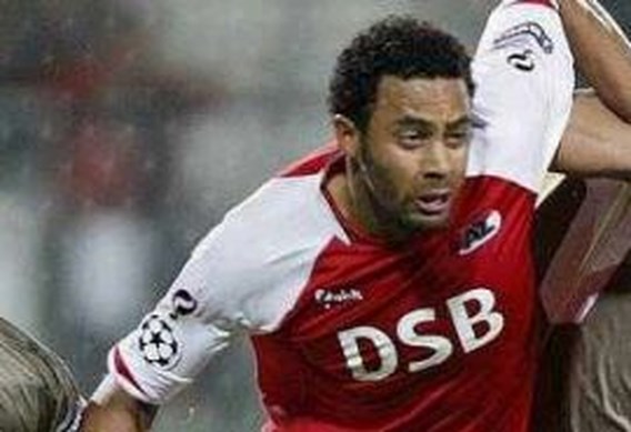 AZ tegen Arsenal mogelijk zonder sponsor na faillissement DSB Bank