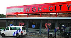 De klanten van het restaurant waren onder de indruk van de inval.Jelle Schepers