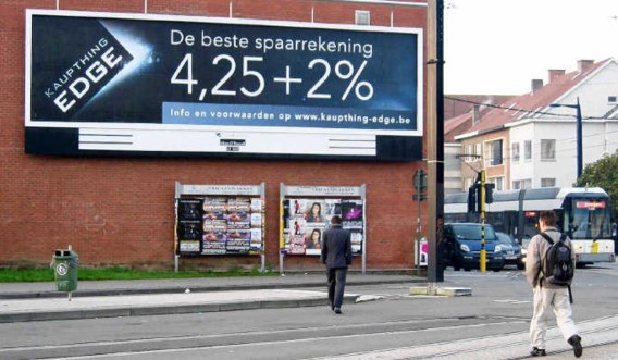 Reclame voor de hoogrentende Kaupthing Edge-rekening. Kaupthing-beleggers raakten bijna hun geld kwijt bij de ondergang van de bank. epa