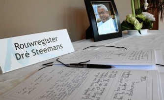De vele, ontroerende reacties in het rouwregister tonen aan welke leemte Dré Steemans in Maasmechelen heeft nagelaten. Phillip Pergens