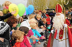 Na een nachtje slapen aan de wal, kan Sint-Maarten vandaag beginnen aan zijn tocht door de regio.