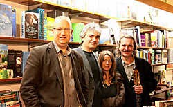 Stefan Brijs (links) en Jokke Schreurs. In het midden Patrick Houben en Gladys Faillie.Lvl