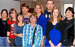 De fans van Clouseau mochten op de foto met Koen en Kris Wauters.<br>Luc Verstraeten