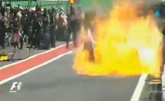 VIDEO: Räikkönen overleeft vuurbal