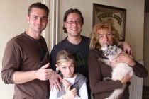 Romeo is terecht. Niets dan blije gezichten bij Lalie, papa Geoffrey, Claudette De Pestel en Jurgen Vanderhispaillie, de papa van een klasgenootje van Lalie, die Claudette met haar in contact bracht. Eric Vanthournout