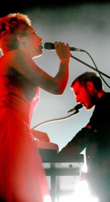 Massive Attack stalde in Antwerpen zijn sociopolitieke visie uit, in het Nederlands. De aardedonkere muziek was al niet veel optimistischer dan de linkse meningen van de band.Koen Bauters