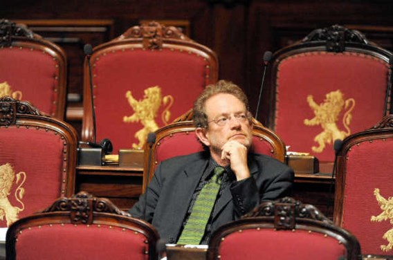 De Senaat mag dan wel een zeer interessante reflectiekamer zijn, maar eigenlijk is die niet meer nodig in het democratisch proces.