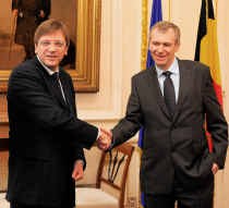 Op 20 maart 2008 ruimde interim-premier Guy Verhofstadt baan voor Yves Leterme in de Wetstraat 16. Eind december van dat jaar werd Leterme tot ontslag gedwongen. blg
