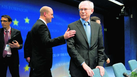 Vlak voor het diner vielen de puzzelstukjes in elkaar, en de Zweedse premier, Fredrik Reinfelt, kon Van Rompuy officeel voordragen. Eric de Mildt