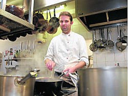 Lesley De Vlieger staat sinds april 2004 in de keuken van Terborght aan het provinciedomein in Huizingen.Yvan De Saedeleer
