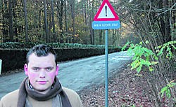 Tom Beirnaert hield samen met andere bewoners een petitie om het gemeentebestuur aan te zetten de Oudeheerweg-Heide beter te verharden. Jan Van de Velde