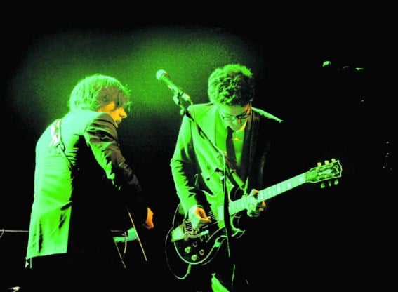 Conor Oberst (l) en M. Ward klonken vervoerend met Monsters of Folk, de topper van Crossing BorderKoen Bauters