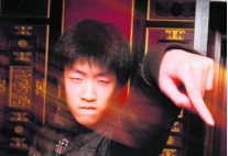 Yigi Liu, verkleed als Michael Jackson.edm