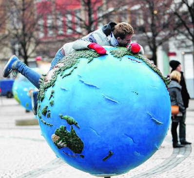 De top in Kopenhagen wakkert zowel klimaatprotest (foto) als klimaatscepticisme aan. rtr