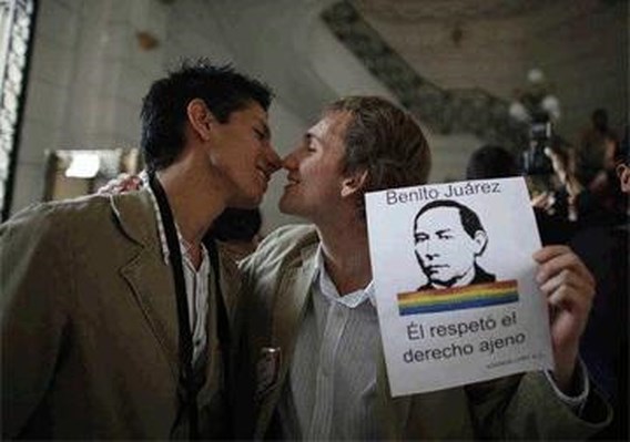 Mexico-Stad voert homohuwelijk in