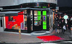 Boetiek Botthy was gisteren alweer open, want het zijn nu eenmaal solden. Eddy Vuylsteke