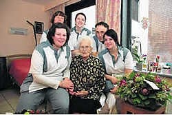 Rachel Cael heeft haar sporen verdiend in het Geluwse toneelleven. Haar honderdste verjaardag vierde ze met het personeel en haar medebewoners van Mater Amabilis. <br>Luc Vanthuyne