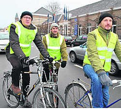 Frans De Leersnyder, Pieter Moerman en Steven Bettens van de Fietsersbond Oudenaarde pleiten voor een fietsnetwerk dat de deelgemeenten met het stadscentrum verbindt. Paul Darragas