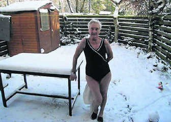 Magdalena Vannietvelt, kerngezond dank zij haar wekelijkse uitstap als ijsbeer.vjb