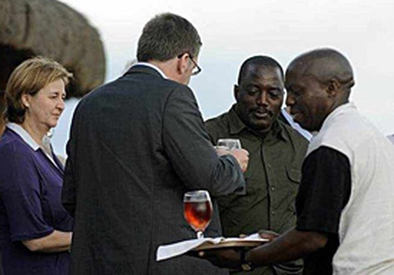 De Gucht scherp over Congo-reis Vanackere