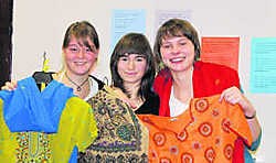 Julie Bruynseels, Gilke Leysen en Stien Raes vertelden hun klasgenoten alles over hun reis.mph