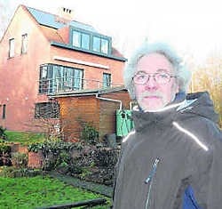 Louis Vanderstraeten diende een dossier in om subsidies te krijgen voor zonnepanelen, maar de gemeente heeft daar geen geld voor. M. Vanheerentals