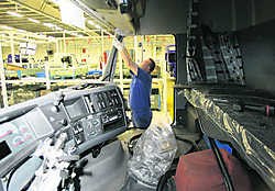 De cabine-afdeling kan nu maximaal 76 cabines per dag produceren. Dat cijfer moet omhoog naar 128 cabines.if