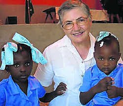Zuster Chantal in betere tijden in Haïti. If