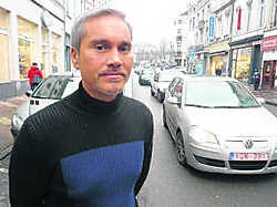 Handelaar Philippe Blampain vindt dat de Elsensesteenweg overdag best autovrij kan worden. M. Vanheerentals