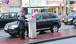 In het gewijzigde parkeerplan verschijnen tot in de verste uithoeken van de kustgemeente parkeermeters. Norbert Minne