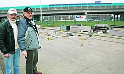 Vandalen hebben het petanqueplein van Zaventem alweer zwaar toegetakeld. Koen Merens