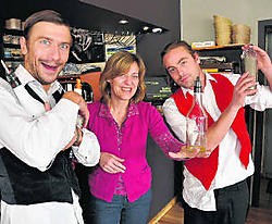 Cultuurschepen Nancy Bourgoignie (midden): 'We bereiken zowel kinderen als volwassenen.'