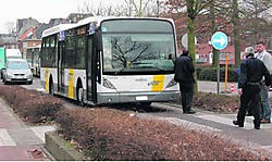 Niet alleen in het centrum hebben de grote bussen te weinig ruimte. <br>Op de plaats waar het ongeval met Thygo plaatsvond, is het voor een buschauffeur niet mogelijk uit te wijken. <br> Leo <br>Van Der Linden