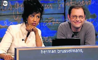 Schrijfster Yasmine Allas, maandagavond op Nederland 2, samen met Tom Naegels. rr