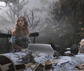 Mia Wasikowska als Alice