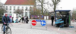 Op de woensdagmarkt komen nog slechts twee kramen en een handvol klanten. foto's Hendrik De Rycke