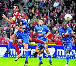 Op 4 oktober vorig jaar stonden Genk en Standard al eens tegenover elkaar op de grasmat. Photo News