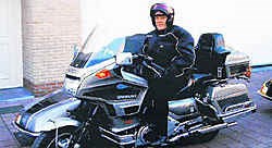 Daniël Boerjan op zijn geliefde motor. nmi