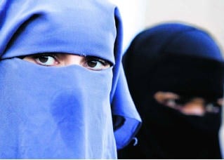 De nikab ligt onder vuur in Frankrijk.ap