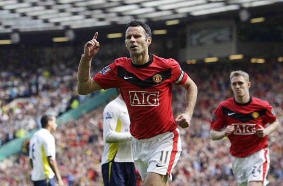 Ryan Giggs verbetert record van Bobby Charlton