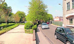 Hier langs de Arkenvest werd de huizenrij al afgebroken. Ten vroegste binnen twee jaar kan begonnen worden met de bouw van een winkelcentrum en zestig appartementen. yds