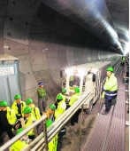 Schanulleke en Wiske, de twee gigantische tunnelboormachines, leggen elke dag 15 meter onder de grond af.