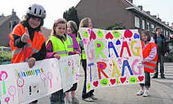 De kinderen willen dat de zone dertig gerespecteerd wordt. jaa