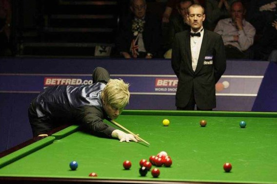 Neil Robertson en Graeme Dott naar halve finales WK snooker