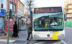 De Vlaamse vervoersmaatschappij De Lijn verandert maandag haar dienstregeling voor de Roeselaarse stadslijnen. Stefaan Beel