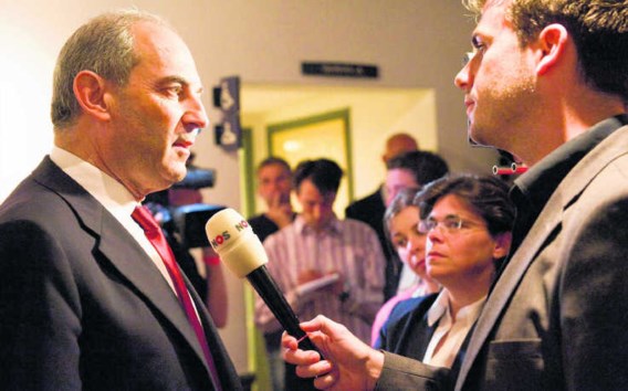 Job Cohen (links) geeft in debatten ruimte aan zijn rivalen en geeft hen soms gelijk.Michiel Wijnbergh/hollandse hoogte