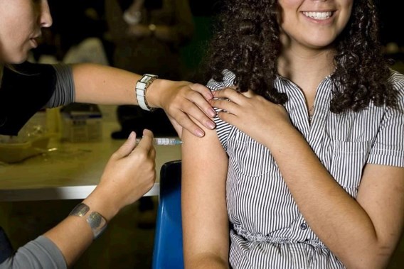 Meisjes geboren in '98 krijgen gratis baarmoederhalskankervaccin