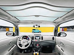 Het interieur baadt in een zee van licht.nissan