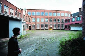 Een oud schoolgebouw in Sint-Niklaas: ‘Dit is super als locatie.'wkb