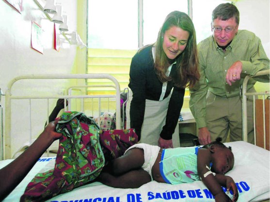 Bill en Melinda Gates op ziekenbezoek in een hospitaal in Manhica, Mozambique.photo news